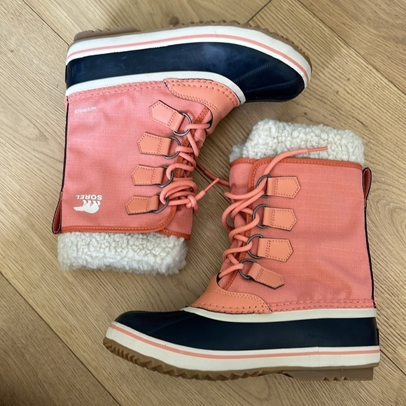 SOREL Winter Carnival Waterproof Boot (Women)
PARADOX PINK/ ABYSS, Size 7 M NWT - Picture 5 of 6